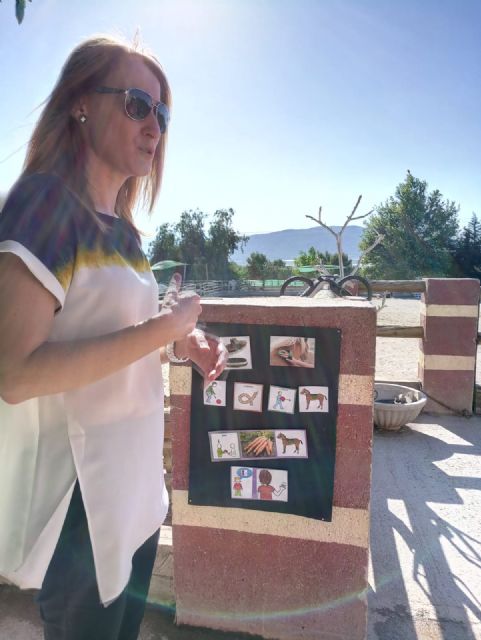 Terapia con caballos para estimular el desarrollo infantil, Foto 3