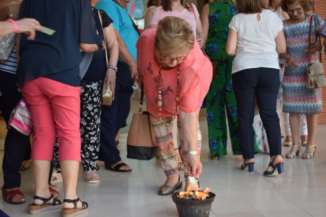 El Bazar de Letras de la Universidad Popular clausura el curso con la celebración de Verso y Fuego - 1, Foto 1