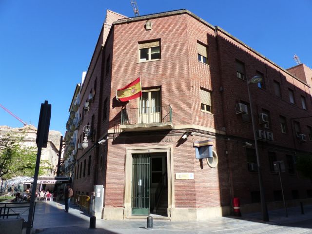 El PSOE exige al Alcalde que no deje morir la antigua comisaría de San Vicente y ordene su puesta en valor para recuperar el comercio de la zona - 1, Foto 1