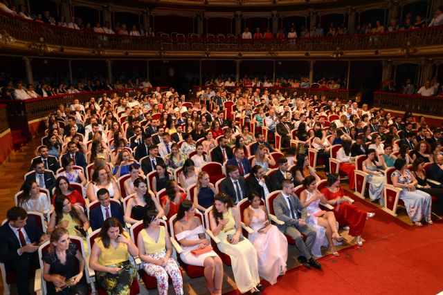 Más de 500 alumnos se gradúan en las Titulaciones de las Facultad de Economía y Empresa y de la Facultad de Derecho - 4, Foto 4