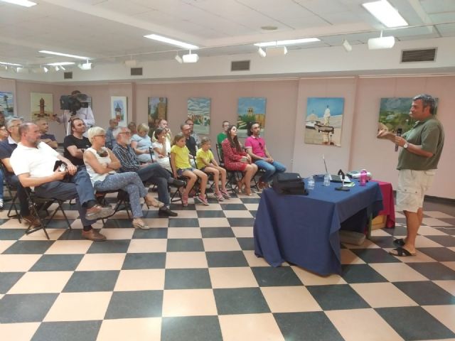 The totanero agronomist researcher, Pedro Martnez Gmez, gives the conference "Agriculture in Totana, a historical and future perspective", Foto 1