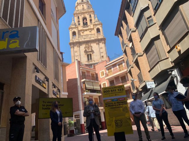 Limpieza Viaria y Policía Local refuerzan la vigilancia para evitar el depósito de muebles y enseres voluminosos en la vía pública - 2, Foto 2