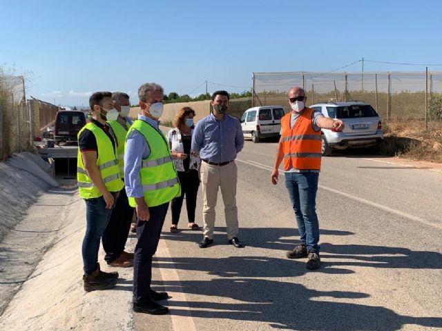 El director general de Carreteras y el alcalde visitan las obras de reparación de carreteras regionales dañadas por la dana en el municipio - 2, Foto 2
