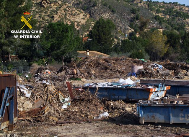 La Guardia Civil desmantela un vertedero clandestino en Murcia - 2, Foto 2