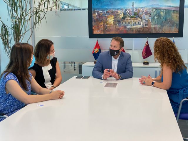 El Alcalde de Torre Pacheco recibe a la nueva Directora Regional del Banco Sabadell - 1, Foto 1
