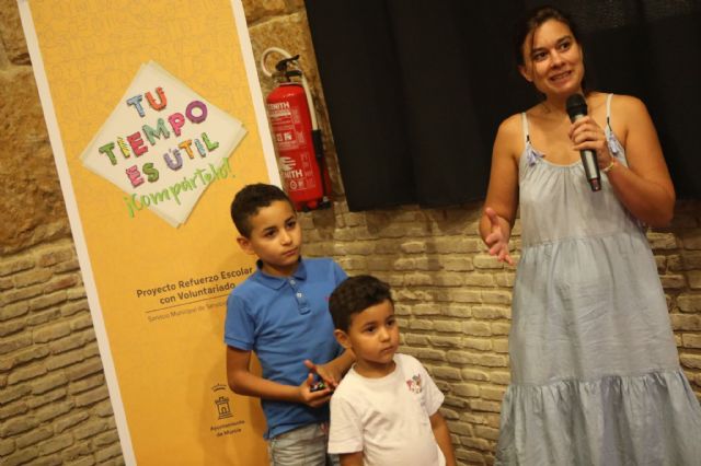 Más de medio centenar de voluntarios ayudan a 174 menores en tareas de refuerzo escolar - 2, Foto 2