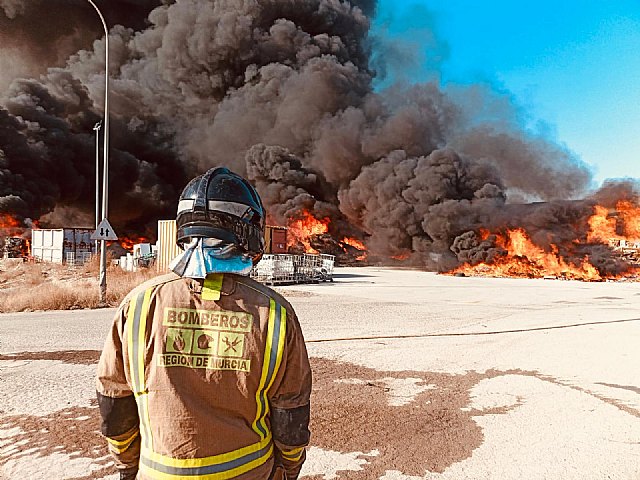Los bomberos de la Región de Murcia exigen hechos y responsabilidades ante el colapso del servicio - 1, Foto 1
