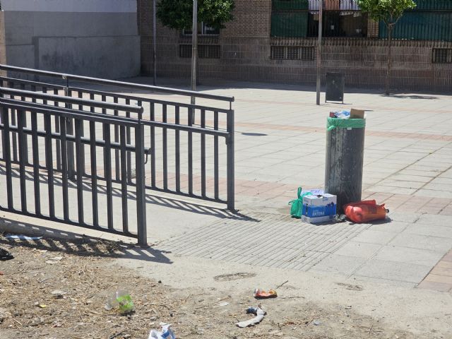 El PSOE de Lorca denuncia que Fulgencio Gil someta a un “abandono total” a los vecinos que “conviven con jeringuillas usadas junto al Campus Universitario” - 3, Foto 3