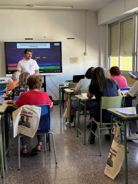 150 vecinos de Torre Pacheco participan en el programa de Capacitación Digital - 3, Foto 3