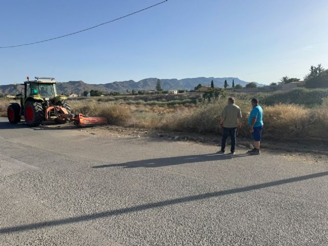 El Ayuntamiento de Lorca pone en marcha un amplio operativo de desbroce para limpiar las principales carreteras y caminos de las pedanías - 4, Foto 4