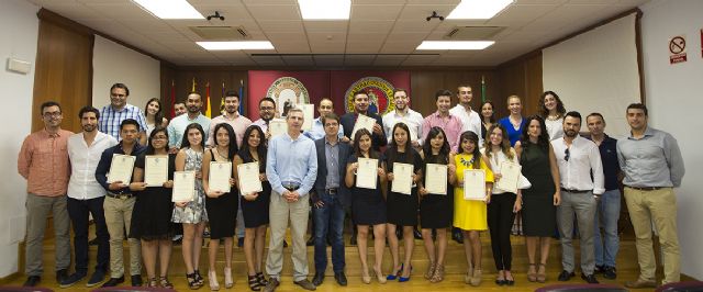 La UCAM entrega los diplomas a los alumnos del título en Comunicación Política - 1, Foto 1