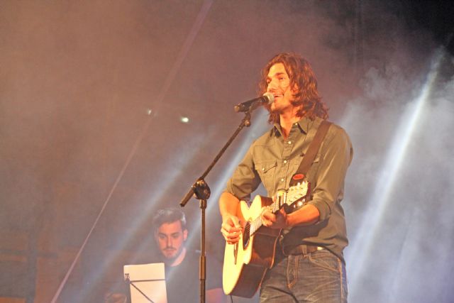 El cantante Hugo Salazar actuó anoche en Puerto Lumbreras - 1, Foto 1