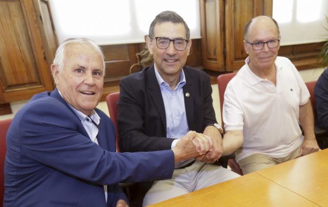 La UMU firma un contrato de servicios con la empresa Fundown-plant para la gestión y mantenimiento de zonas verdes - 1, Foto 1