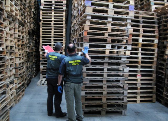 La Guardia Civil detiene a un padre y a su hijo por el hurto continuado de materiales a una empresa de San Javier - 1, Foto 1