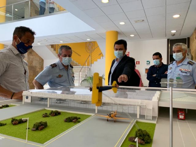 El alcalde José Miguel Luengo se reúne  con representantes del Ejército del Aire para avanzar en el proyecto San Javier, ciudad del Aire - 2, Foto 2