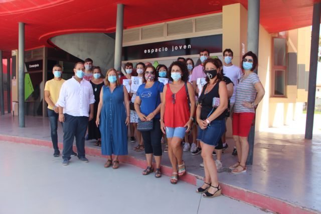 Juventud premia a los ganadores de los concursos organizados a través de redes sociales Participa, cambia, gana y Si te aburres pierdes - 1, Foto 1