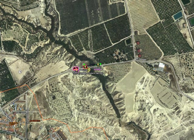 Bomberos del CEIS controlan un conato de incendio declarado en una rambla de Albudeite - 1, Foto 1