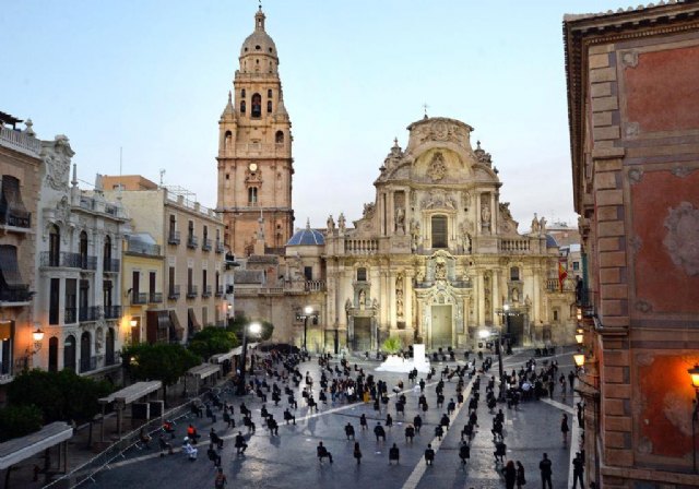 La Región de Murcia rinde homenaje a las víctimas del Covid-19 y a todos los que luchan cada día desde primera línea para hacerle frente - 4, Foto 4