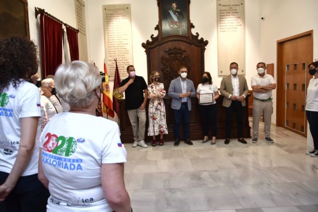 Miembros de la Corporación Municipal reciben a los integrantes del Grupo Coros y Danzas de Lorca que han participado en Rusia en la VI Folkloriada Mundial del CIOFF - 1, Foto 1