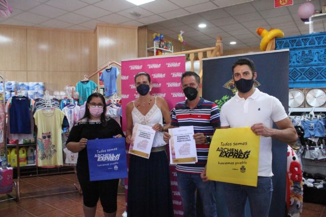 La alcaldesa de Archena entrega 9.000 euros de ayuda a 'Archena Express' para reactivar el sector del comercio y la empresa - 2, Foto 2