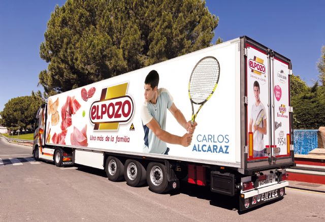 El Pozo Alimentación renueva el diseño de sus camiones con la imagen de Carlos Alcaraz, Foto 1