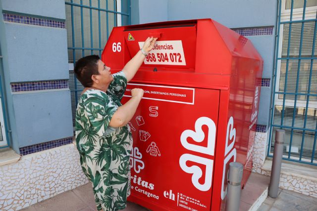 Cáritas pone en marcha un nuevo servicio de recogida de ropa - 1, Foto 1