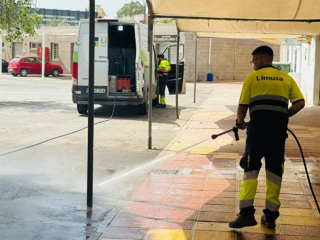 Limusa lleva a cabo esta última semana trabajos de limpieza y acondicionamiento en espacios públicos con motivo de las actividades y celebraciones del verano - 3, Foto 3