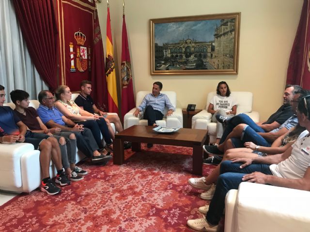 El Alcalde felicita a los deportistas lorquinos Sabrina López, Campeona Mundial Sub 18 de Tenis Playa, y Juan Diego Marín, tras conseguir el 4° y 6° puesto en el Campeonato del Mundo de MTB-O Junior 2018 - 2, Foto 2
