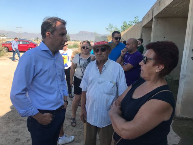 Fulgencio Gil: “el Ayuntamiento de Lorca siempre estará al lado de los vecinos de Campillo y Torrecilla en la búsqueda de soluciones para evitar nuevas inundaciones” - 2, Foto 2