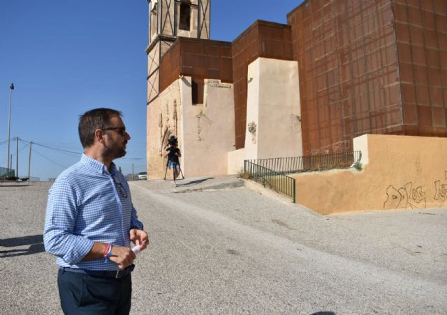 El Ayuntamiento de Lorca inicia los trabajos de pavimentación y mejora de la Plaza Coronela de la Iglesia de San Pedro - 1, Foto 1