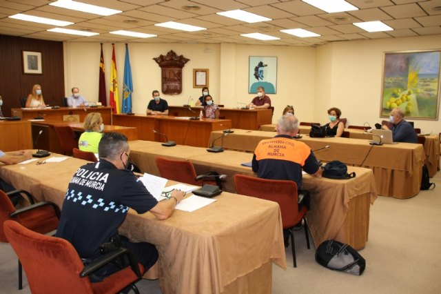 Responsables de la consejera de Salud explican la situacin actual de la Covid-19 en Alhama, Foto 2