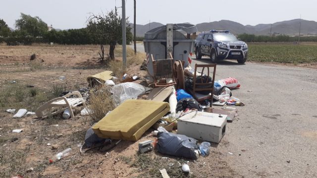 La Policía Local de Lorca recuerda la obligatoriedad de cumplir con la Ordenanza Municipal de Limpieza Viaria - 1, Foto 1