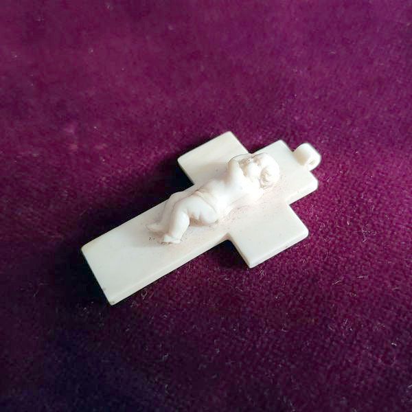 Una Antigua cruz de marfil del siglo XIX para la virgen de las Mercedes de San Gregorio de Sevilla - 1, Foto 1