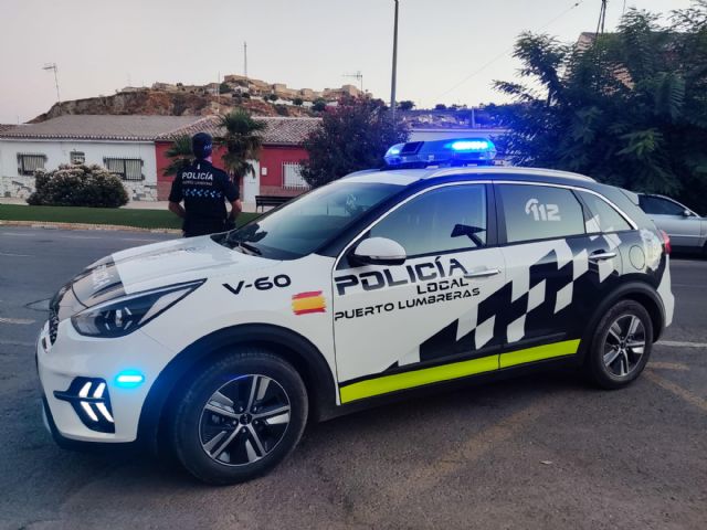 La policía local de Puerto Lumbreras salva la vida de una mujer que se había atragantado - 1, Foto 1