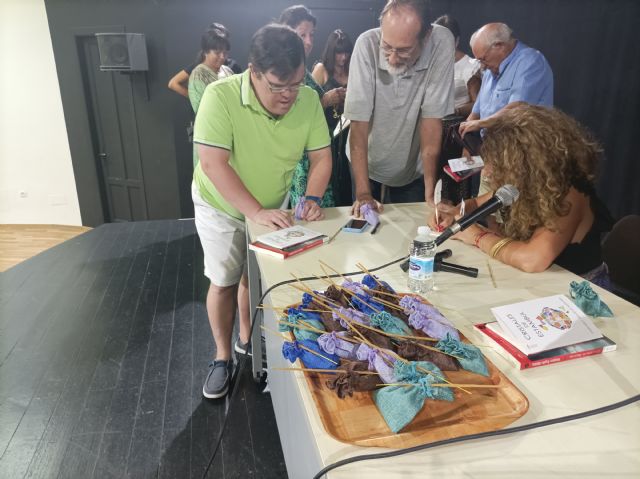 Amparo Trujillo Molina presenta sus dos novelas en San Pedro del Pinatar - 1, Foto 1