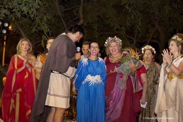 Gastronomía y espectáculos romanos ambientaron la noche festera en el Feriae Latino - 5, Foto 5