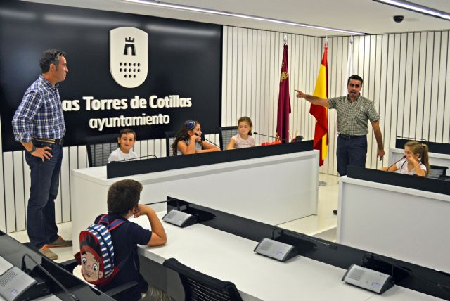 Los alumnos de 2° de Primaria del colegio Susarte conocen el Ayuntamiento - 3, Foto 3