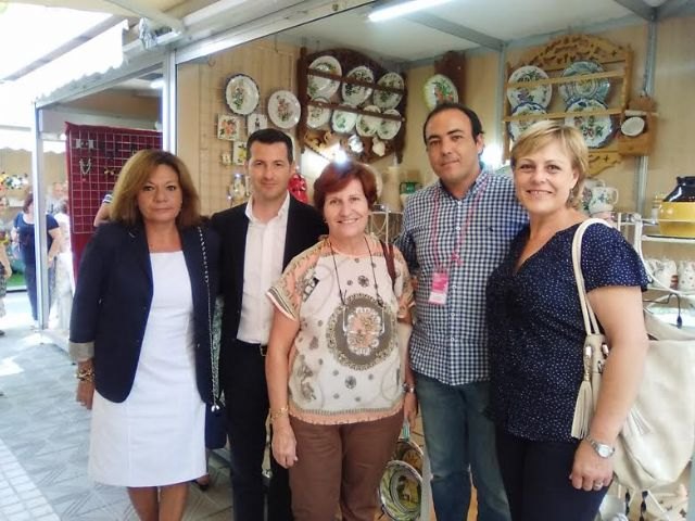 La concejal de Artesanía asiste al acto de inauguración de la 33ª edición de la Feria de Artesanía de la Región de Murcia (FERAMUR) - 2, Foto 2