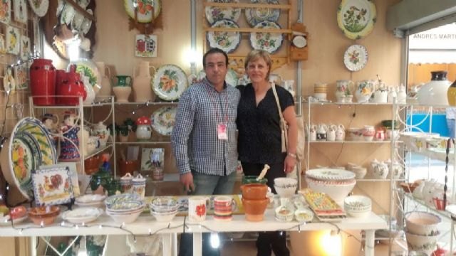 La concejal de Artesanía asiste al acto de inauguración de la 33ª edición de la Feria de Artesanía de la Región de Murcia (FERAMUR), Foto 6