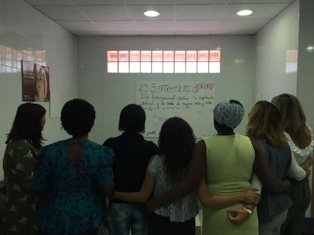 Derechos Sociales refuerza su compromiso contra la trata de personas estableciendo un acuerdo de colaboración con APRAMP - 2, Foto 2