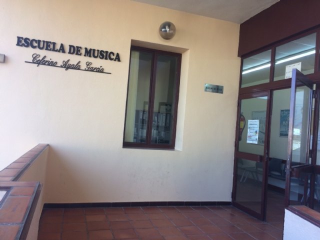 La Agrupación Musical y el Ayuntamiento dan el nombre de Ceferino Ayala García a las instalaciones de la Escuela de Música, en el Centro Sociocultural “La Cárcel”, Foto 2