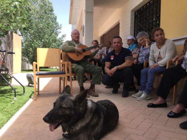 La Policía Local de Lorca despide con cariño a Dody, uno de los perros fundadores de la Unidad Canina del municipio - 4, Foto 4