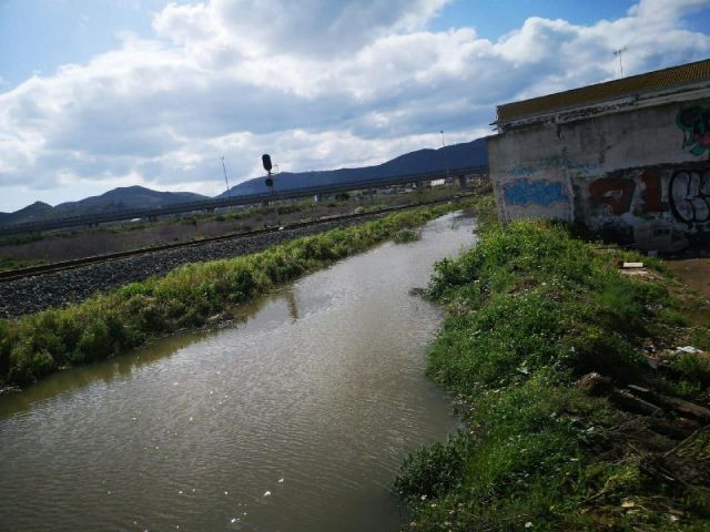 MC Cartagena exige la limpieza de la trinchera del ferrocarril en San Ginés para evitar inundaciones en la barriada - 2, Foto 2
