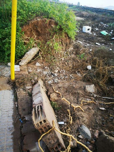 MC Cartagena exige la limpieza de la trinchera del ferrocarril en San Ginés para evitar inundaciones en la barriada - 3, Foto 3