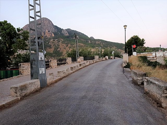 Eliminación de matorrales y desbroce de hierbas en solares y aceras - 1, Foto 1