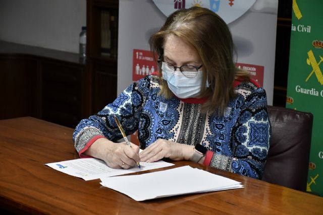 La Guardia Civil y el Colegio Oficial de Farmacéuticos de la Región de Murcia colaboran para la seguridad y el bienestar de las personas mayores - 1, Foto 1