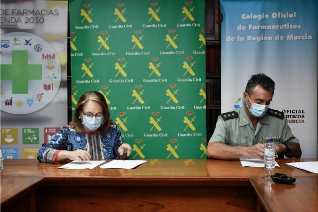 La Guardia Civil y el Colegio Oficial de Farmacéuticos de la Región de Murcia colaboran para la seguridad y el bienestar de las personas mayores - 3, Foto 3