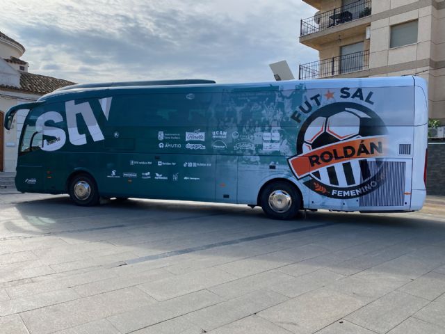 Presentación del nuevo autobús del STV Roldán - 2, Foto 2