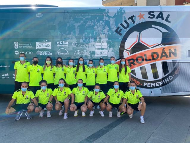 Presentación del nuevo autobús del STV Roldán - 3, Foto 3