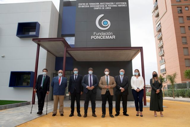 López Miras inaugura en Lorca un centro “revolucionario e innovador” que une atención a mayores con formación e investigación - 1, Foto 1